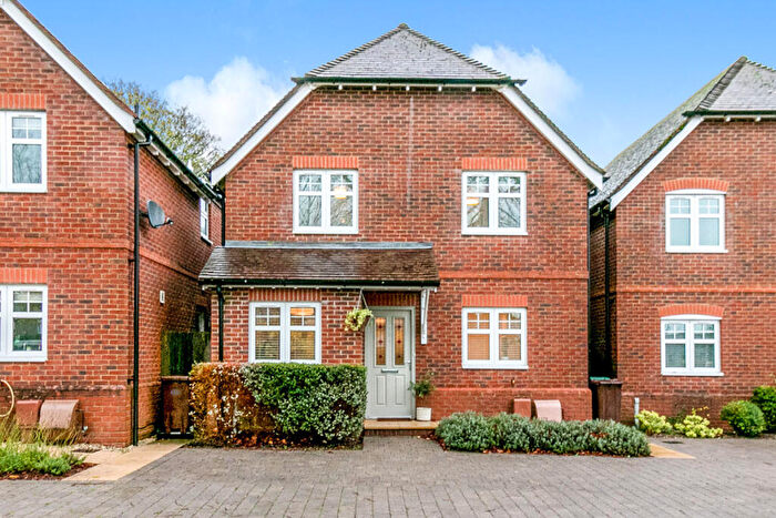 4 Bedroom Detached House To Rent In Highcroft Lane, Waterlooville, Hampshire, PO8