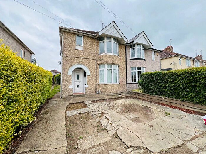 3 Bedroom Semi-Detached House To Rent In Malvern Road, Swindon, SN2