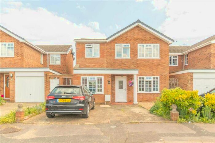 4 Bedroom Detached House To Rent In Eastlands Road, Finedon, NN9