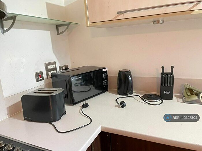 2 Bedroom Flat To Rent In Apartments, Bristol, BS1