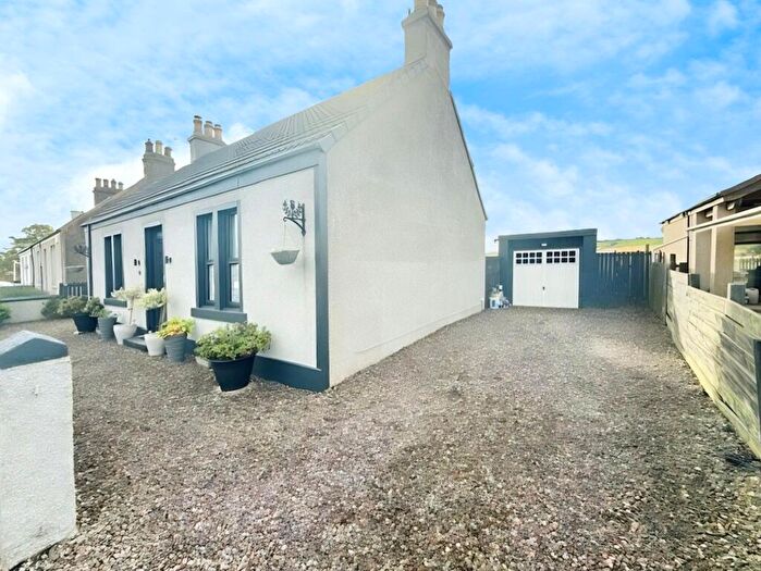 2 Bedroom Detached Bungalow For Sale In West End, Kinglassie, KY5