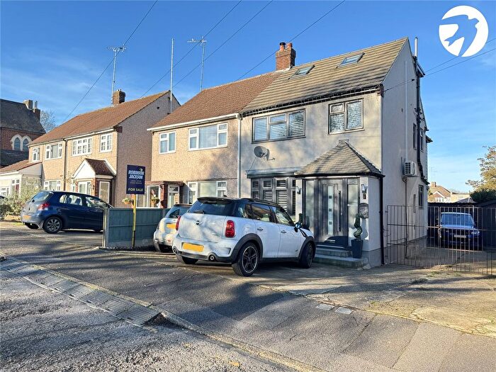 4 Bedroom Semi-Detached House For Sale In Pine Close, Swanley, BR8