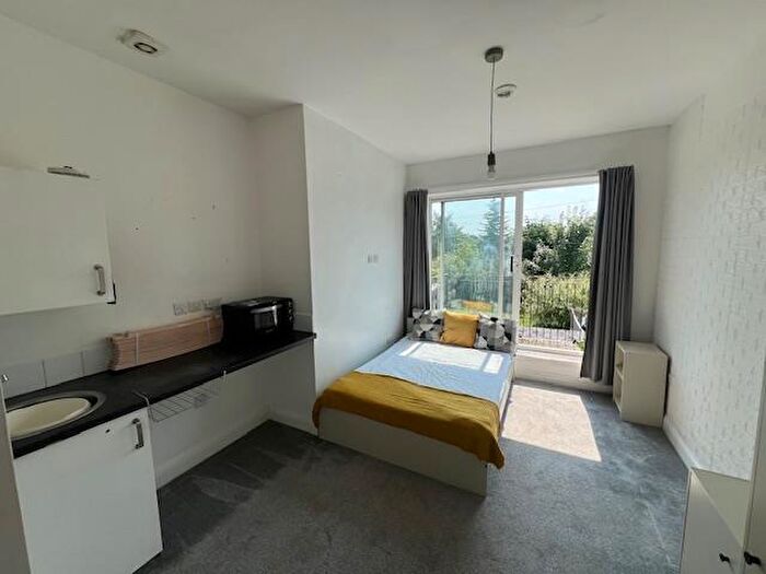 Studio To Rent In Ashley Road, Parkstone, Poole, BH14