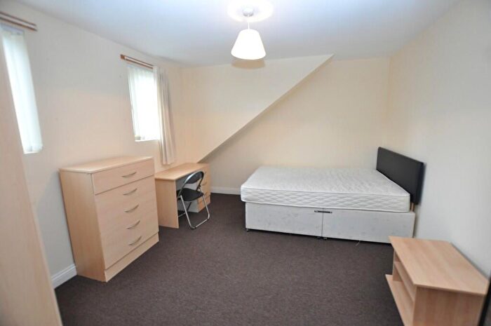 6 Bedroom Maisonette To Rent In Jesmond, Newcastle Upon Tyne, NE2