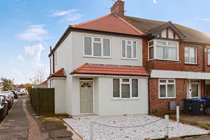 3 Bedroom Semi Detached House For Sale In Freshbrook Road, Lancing, BN15