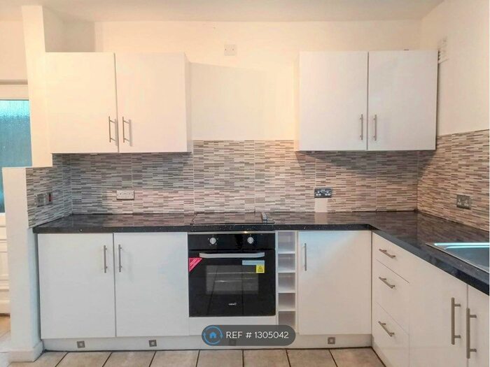 3 Bedroom Semi-Detached House To Rent In Mosedale Road, Middleton, Manchester M24