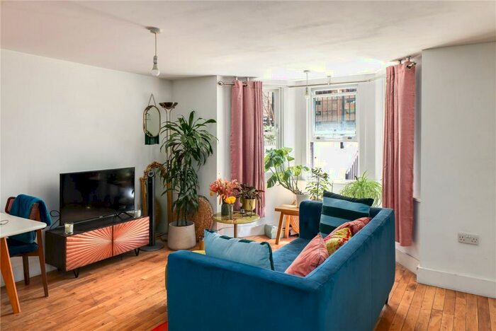 1 Bedroom End Of Terrace House To Rent In Graham Road, London, E8