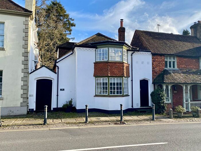 3 Bedroom Property For Sale In High Street, Haslemere, GU27