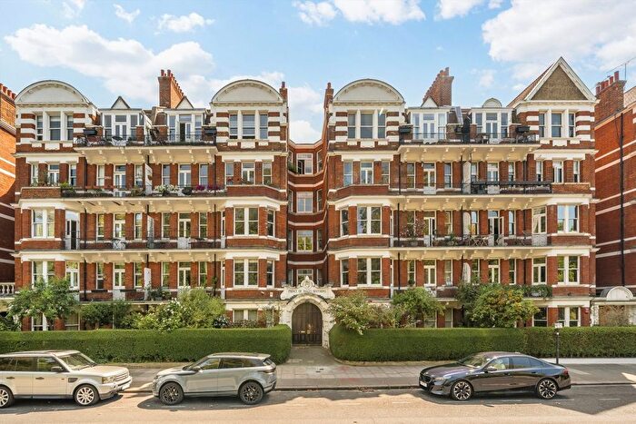 2 Bedroom Flat For Sale In Prince Of Wales Drive, Battersea, SW11