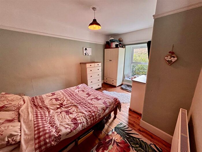 3 Bedroom Detached House For Sale In Llandeilo Road, Garnant, Ammanford, SA18