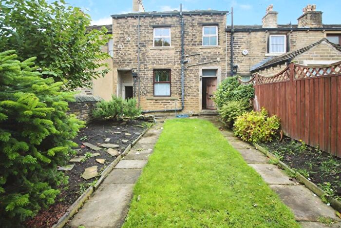 1 Bedroom Terraced House For Sale In Spring Street, Huddersfield, West Yorkshire, HD1