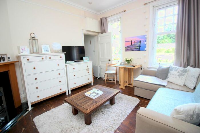 Studio To Rent In Lovelace Road, Surbiton, KT6