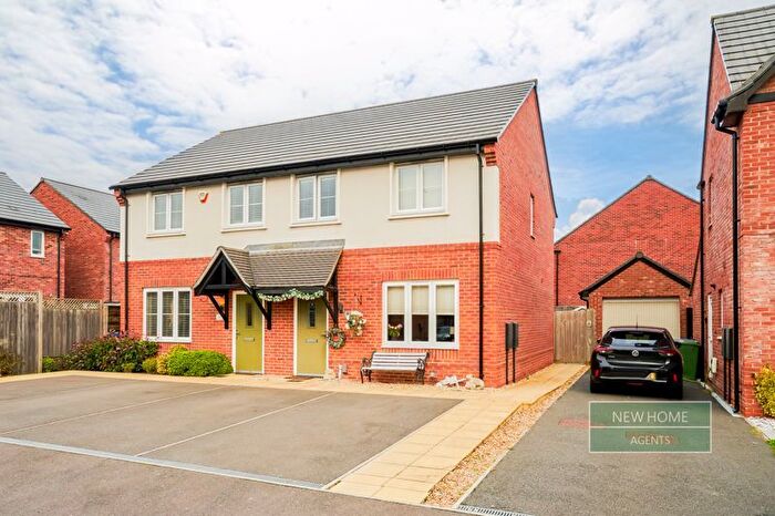 3 Bedroom Semi Detached House For Sale In Ludlow Street, Standish, Wigan, WN6