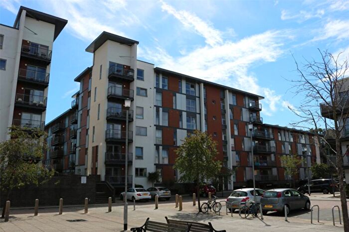2 Bedroom Apartment To Rent In Commonwealth Drive, Three Bridges, Crawley, West Sussex, RH10