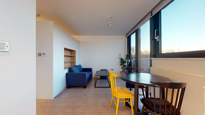 Studio To Rent In Highgate Hill, London, N19