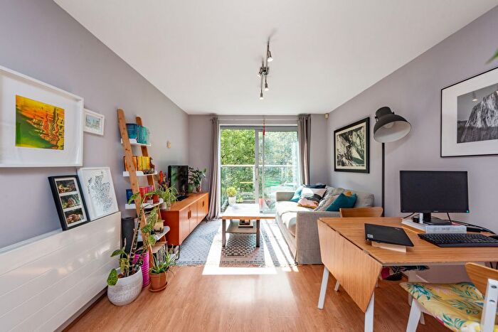 1 Bedroom Flat To Rent In Wenlock Road, London, N1