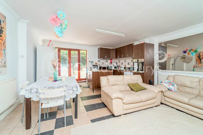 4 Bedroom Terraced House To Rent In Campsfield Road, Crouch End, London, N8