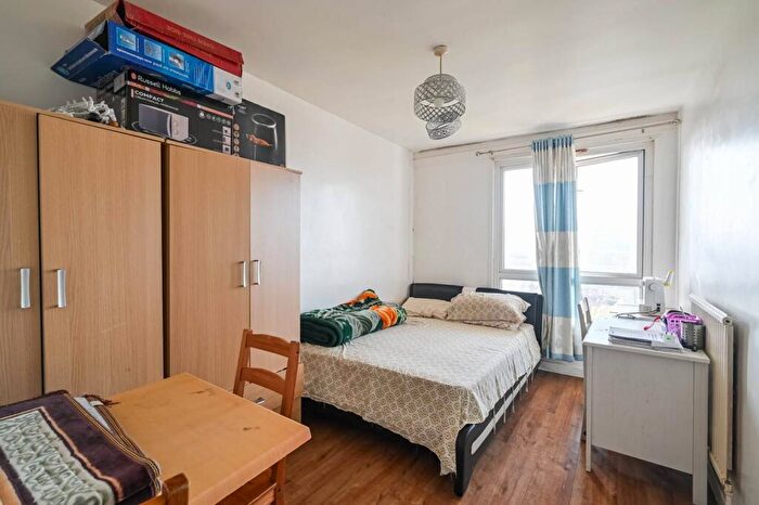 2 Bedroom Flat For Sale In Chiltern Road, , Bow, London, E3