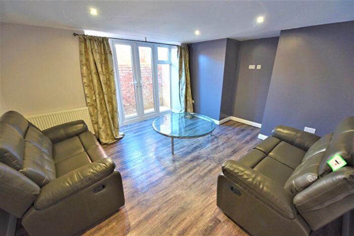 2 Bedroom Flat To Rent In Chapel House, LS6