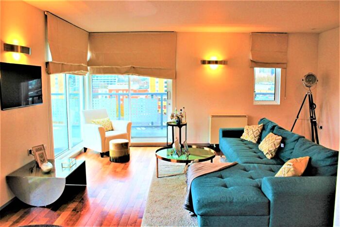 2 Bedroom Penthouse To Rent In City Reach, Dingley Road, Clerkenwell, London, EC1V