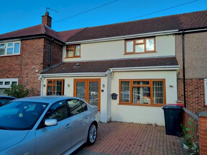 5 Bedroom Terraced House To Rent In Wexham Road, Slough, SL2