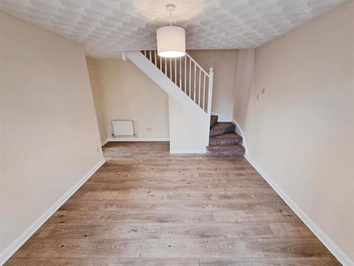 2 Bedroom Terraced House To Rent In Boxgrove Priory, Bedford, MK41