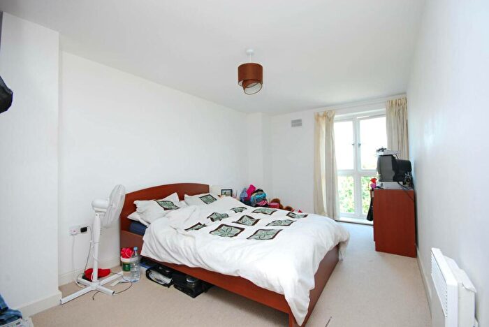 1 Bedroom Flat To Rent In Tredegar Road, Bow, London, E3