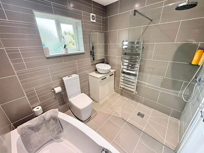 4 Bedroom Detached House For Sale In College Court, Macclesfield, SK11