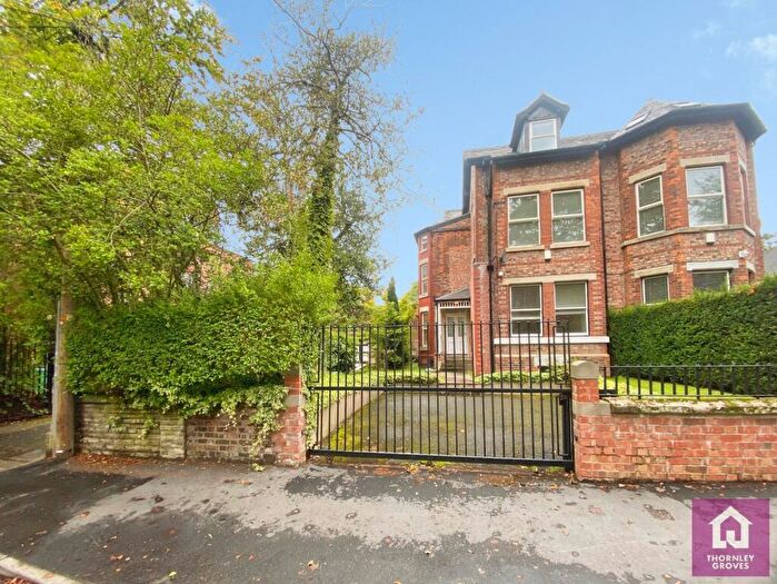 6 Bedroom Semi-Detached House To Rent In Queenston Road, Didsbury, Manchester, M20