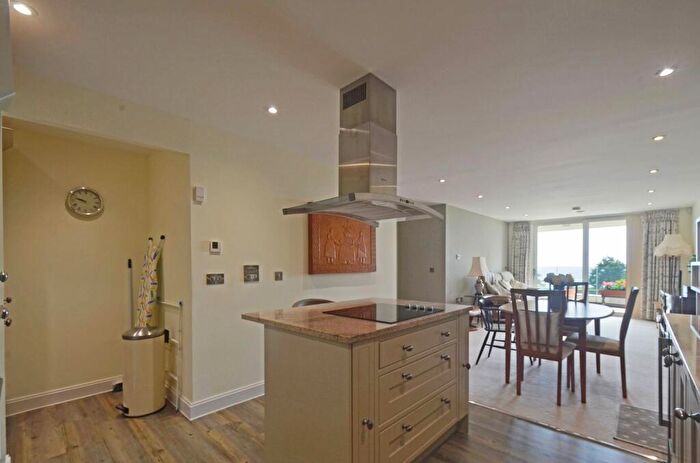 2 Bedroom Apartment For Sale In Sea Road, Carlyon Bay, PL25