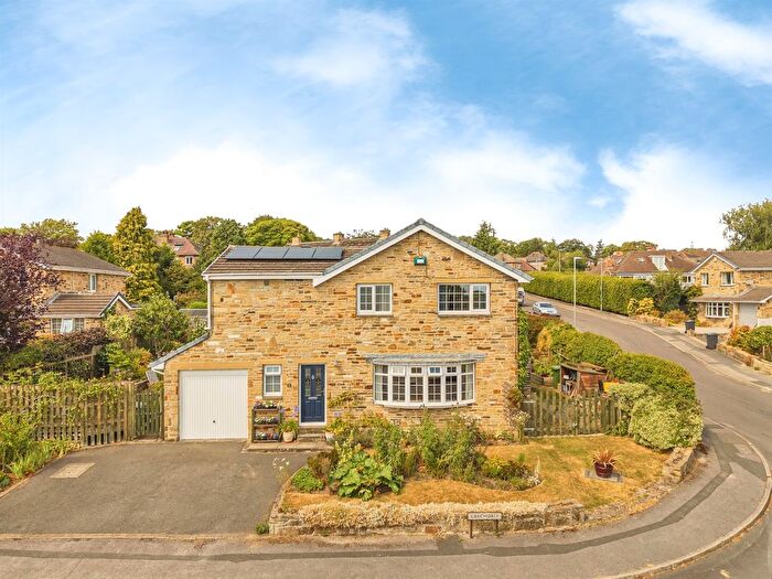 4 Bedroom Detached House For Sale In Larchdale, Huddersfield, HD2