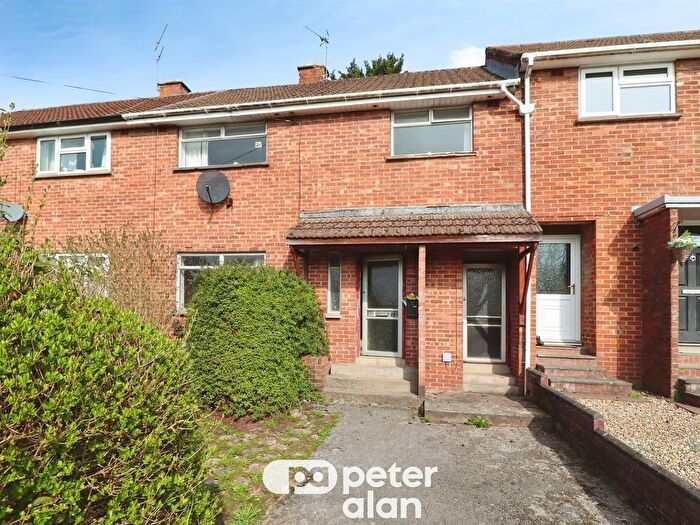 3 Bedroom Terraced House For Sale In Wolfs Castle Avenue, Llanishen, Cardiff, CF14