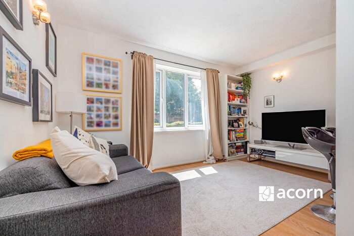 1 Bedroom Flat To Rent In Goodwin Close, London, SE16