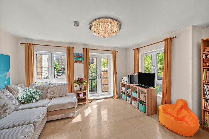 4 Bedroom Terraced House For Sale In St. Davids Square, Cubitt Town, E14