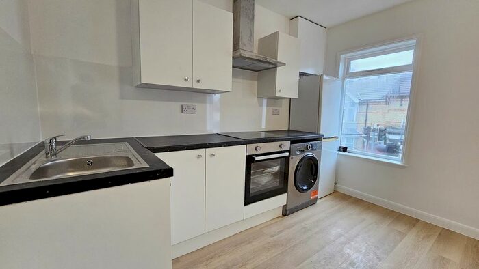 2 Bedroom Flat To Rent In Leavesden Road, Watford, Hertfordshire, WD24