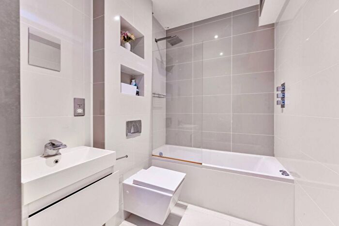 1 Bedroom Studio For Sale In Wilmot Place, Camden, London, NW1