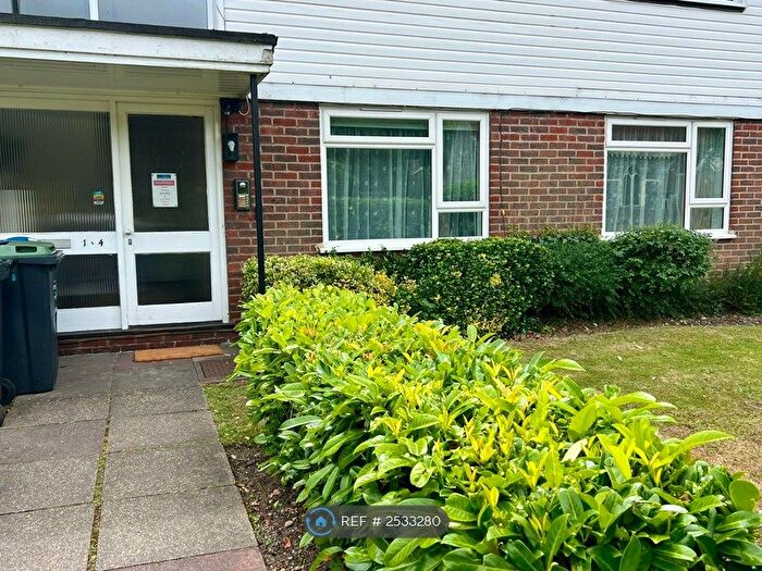 2 Bedroom Flat To Rent In New Place, Croydon, CR0