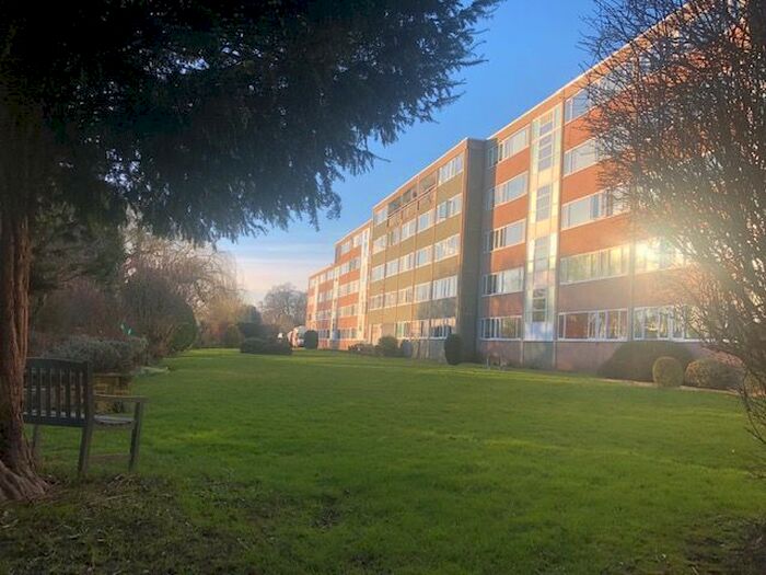 2 Bedroom Flat To Rent In Berwick Road, Shrewsbury, SY1