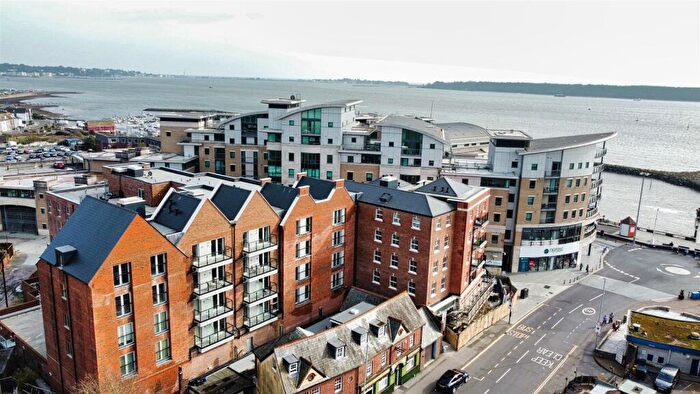 1 Bedroom Apartment For Sale In East Quay Road, Poole, BH15