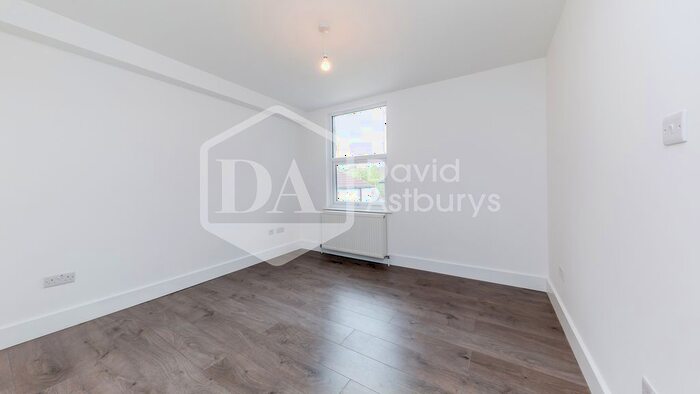 Studio To Rent In West Green Road, Turnpike Lane, London, N15