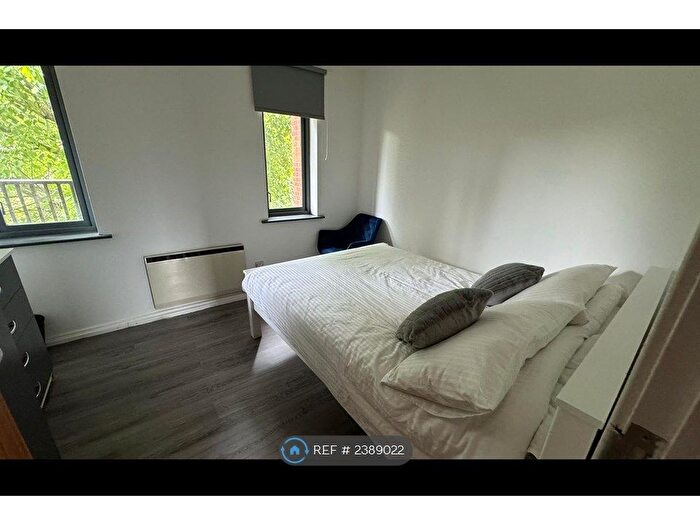 2 Bedroom Flat To Rent In Bar Ln, Nottingham, NG6