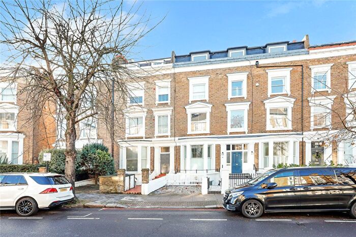 2 Bedroom Flat To Rent In Warwick Gardens, London, W14