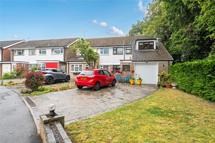 3 Bedroom Semi-Detached House For Sale In Gumping Road, Orpington, BR5