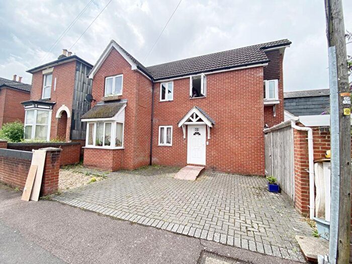 2 Bedroom Flat To Rent In Cambridge Road, Southampton, SO14