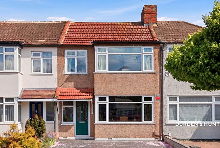 3 Bedroom Terraced House For Sale In Saunton Road, Hornchurch, RM12