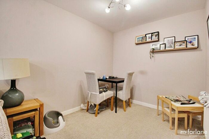 2 Bedroom Flat For Sale In Frankel Avenue, Swindon, SN25