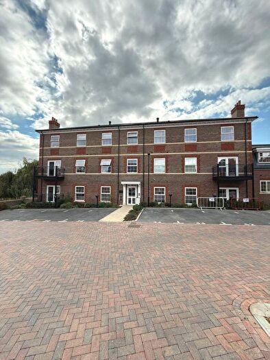 2 Bedroom Flat To Rent In Manor House, Bray Wick, SL6
