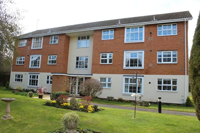 2 Bedroom Flat To Rent In Landor Road, Knowle, Solihull, West Midlands, B93