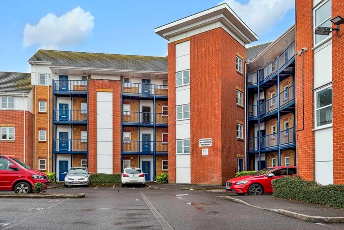 2 Bedroom Flat To Rent In Kennet Walk, Reading RG1