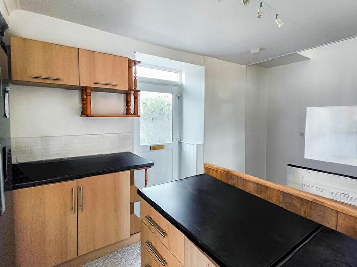 4 Bedroom End Of Terrace House For Sale In Sunbury, The Barn., PL26